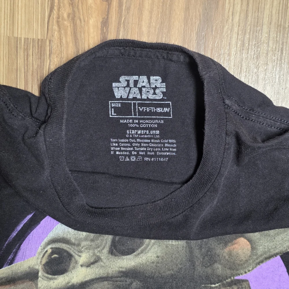 Star Wars Fith Sun‎ Men's The Mandalorian The Child Portrait T-shirt Size Large